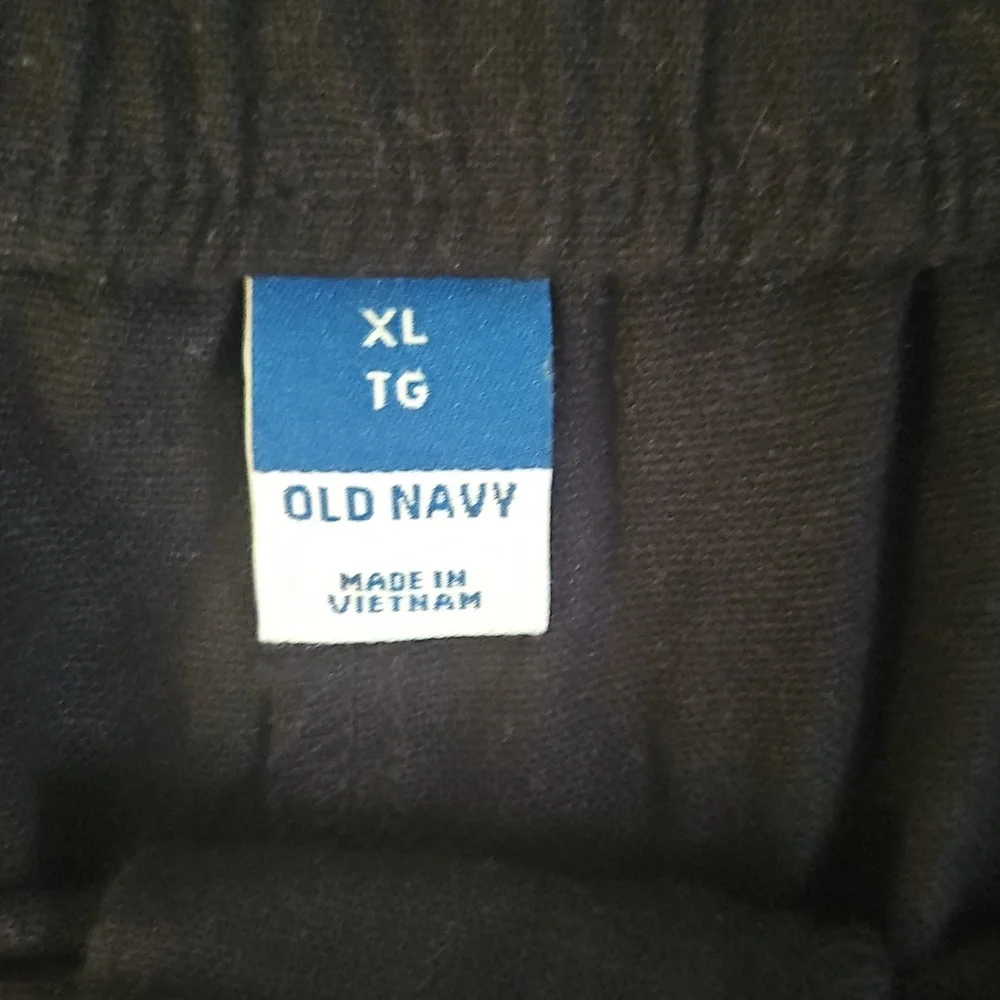 Old Navy Black Bermuda Shorts Casual Style Xl - Picture 2 of 4